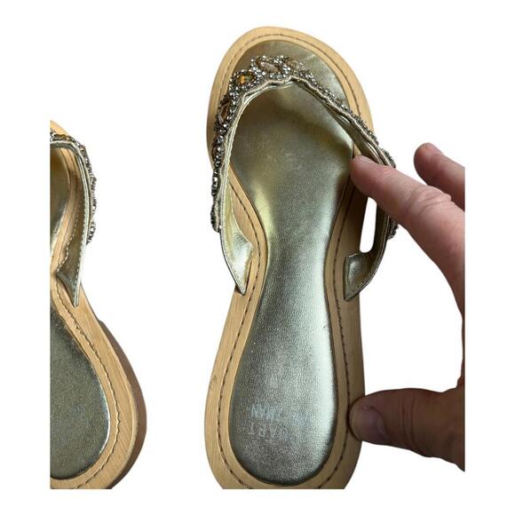 Stuart Weitzman Women's Thong Slide on Sandals Metallic Gold, Rhinestones, Sz 6M - Picture 6 of 12